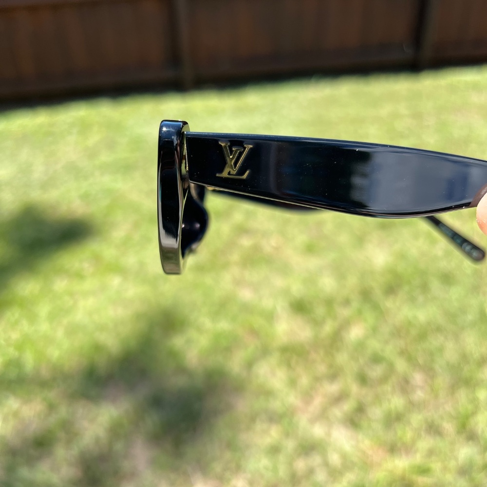 Louis Vuitton Cat Eye Sunglasses Black - Authentic - Picture 6 of 16